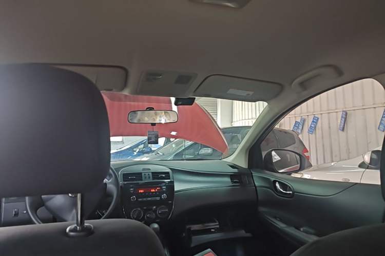 Used Nissan Tiida 2014 1.6L CVT Comfort Model Headliner
