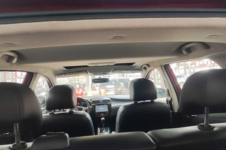 Used Nissan Tiida 2014 1.6L CVT Smart Model Headliner