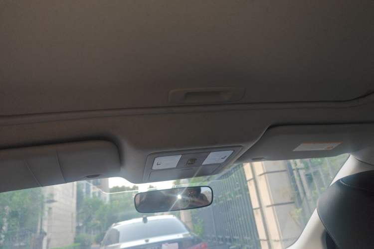 Used Nissan Tiida 2014 1.6L CVT Smart Model Headliner