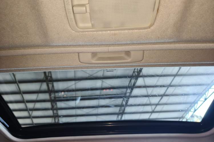 Used Nissan Tiida 2014 1.6L CVT Smart Model Headliner