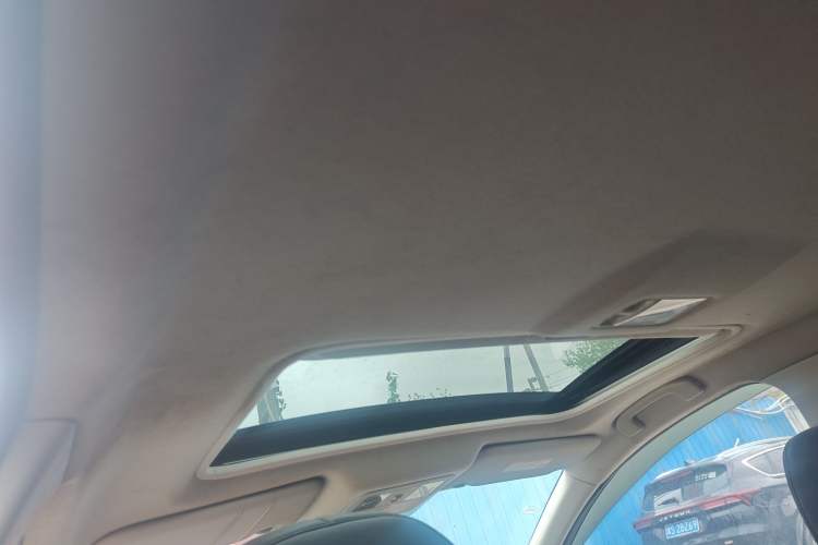 Used Nissan Tiida 2014 1.6L CVT Smart Model Headliner