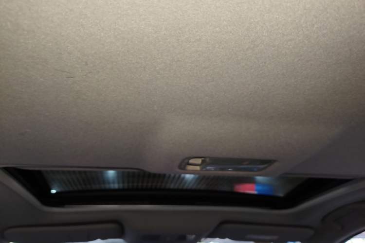 Used Nissan Tiida 2014 1.6L CVT Smart Model Headliner