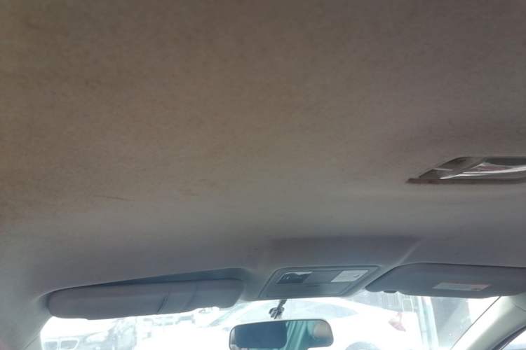 Used Nissan Tiida 2014 1.6L Manual Comfort Model Headliner