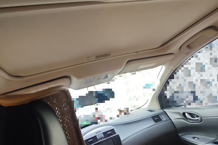 Used Nissan Tiida 2014 1.6L CVT Smart Model Headliner