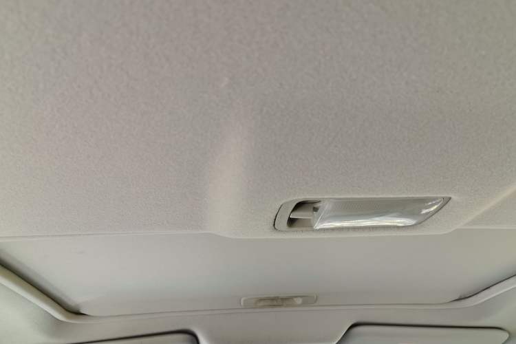 Used Nissan Tiida 2014 1.6L CVT Cool Cafe Edition Headliner