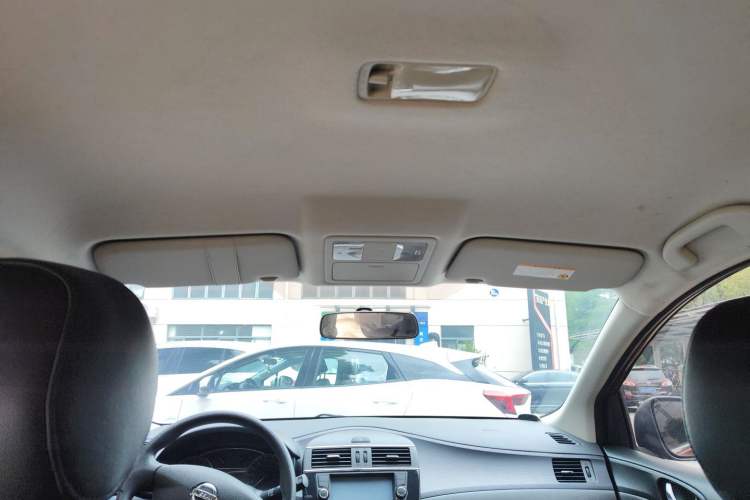 Used Nissan Tiida 2014 1.6L CVT Comfort Model Headliner