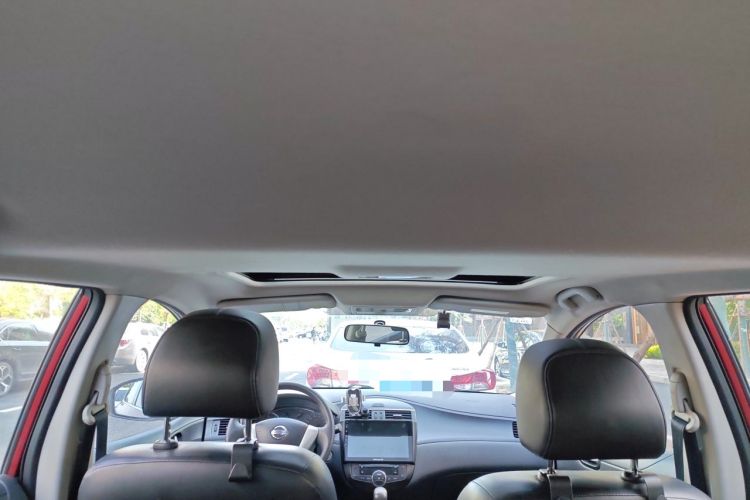 Used Nissan Tiida 2014 1.6L CVT Smart Model Headliner