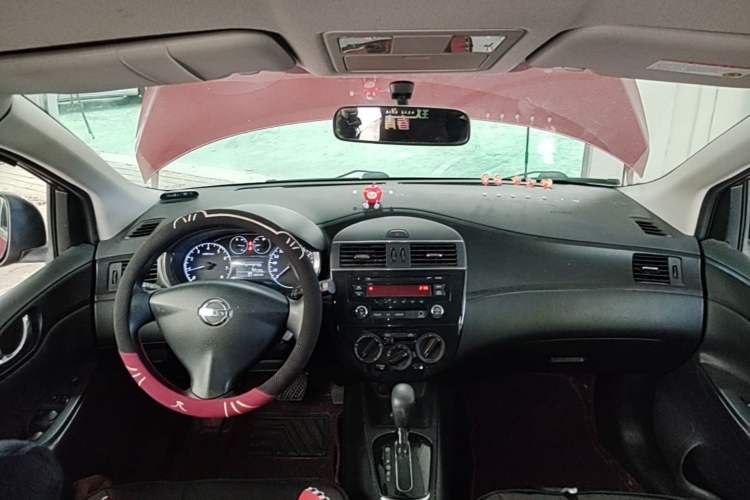 Used Nissan Tiida 2014 1.6L CVT Comfort Model Headliner