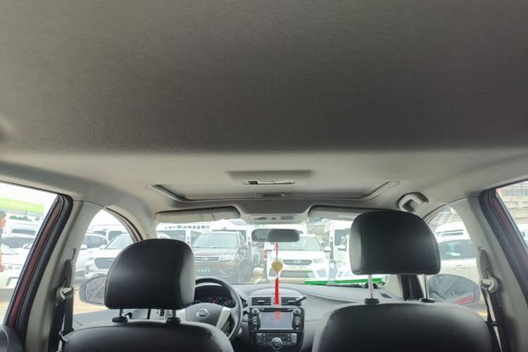 Used Nissan Tiida 2014 1.6L CVT Smart Model Headliner