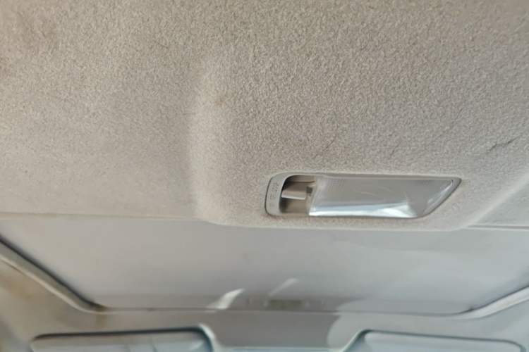 Used Nissan Tiida 2014 1.6L CVT Cool Cafe Edition Headliner