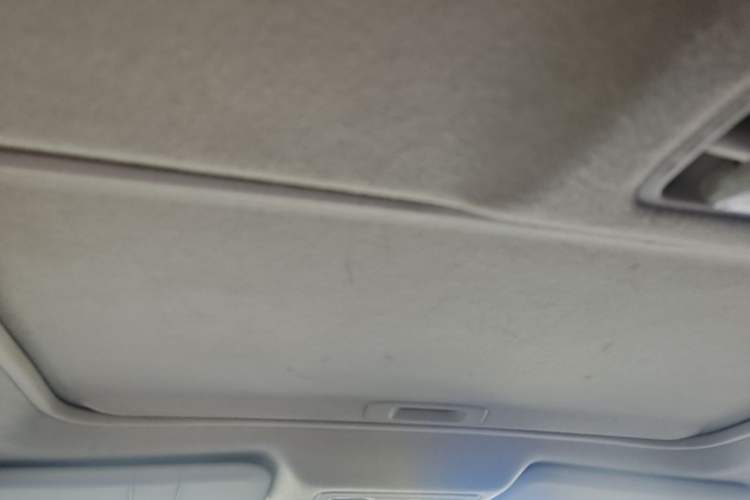 Used Nissan Tiida 2014 1.6L CVT Smart Model Headliner