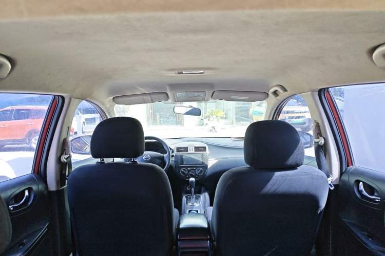 Used Nissan Tiida 2014 1.6L CVT Comfort Model Headliner