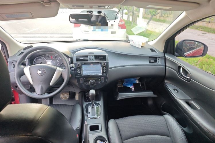 Used Nissan Tiida 2014 1.6L CVT Smart Model Headliner