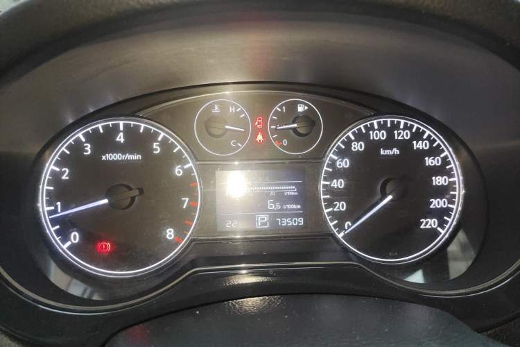 Used Nissan Tiida 2014 1.6L CVT Comfort Model Instrument Cluster