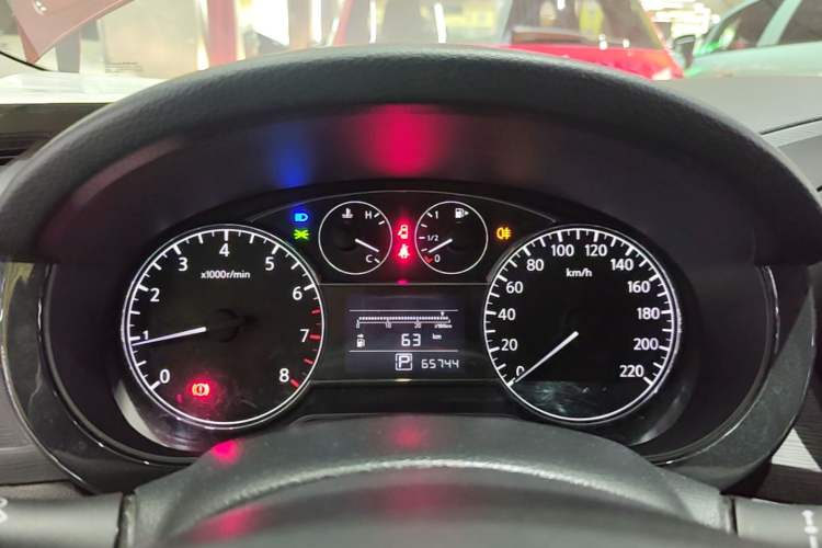 Used Nissan Tiida 2014 1.6L CVT Comfort Model Instrument Cluster