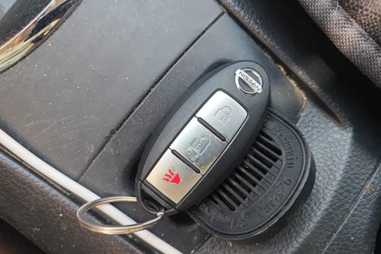 Used Nissan Tiida 2014 1.6L CVT Cool Cafe Edition Interior 1