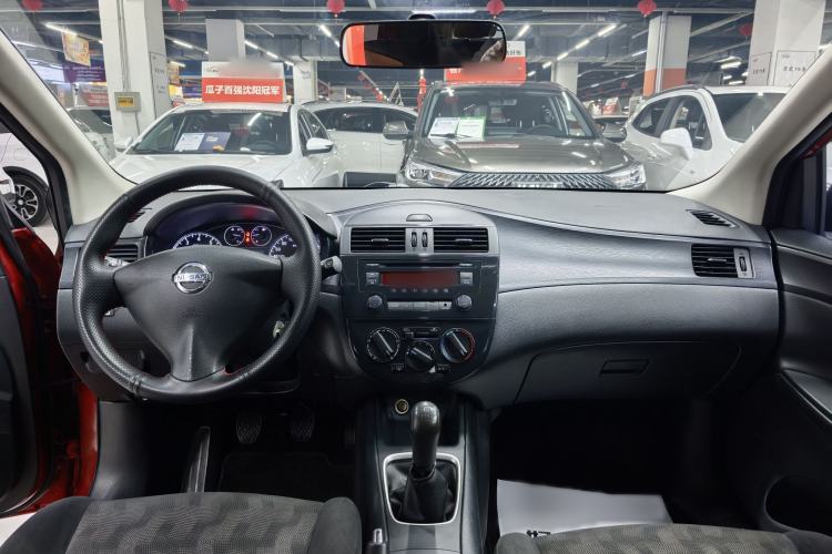Used Nissan Tiida 2014 1.6L Manual Comfort Model Interior 1