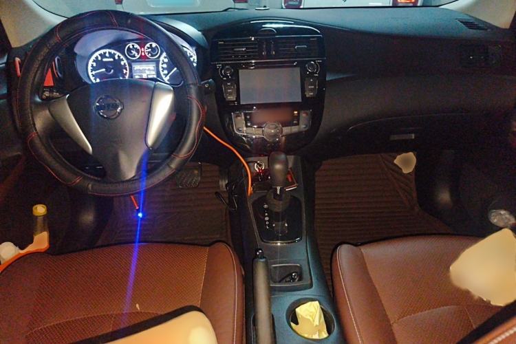Used Nissan Tiida 2014 1.6L CVT Cool Cafe Edition Interior 2