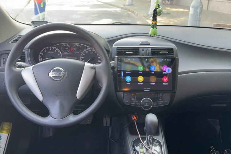 Used Nissan Tiida 2014 1.6L CVT Smart Model Interior 2