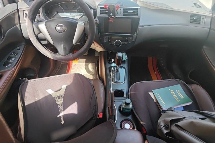 Used Nissan Tiida 2014 1.6L CVT Cool Cafe Edition Interior 2