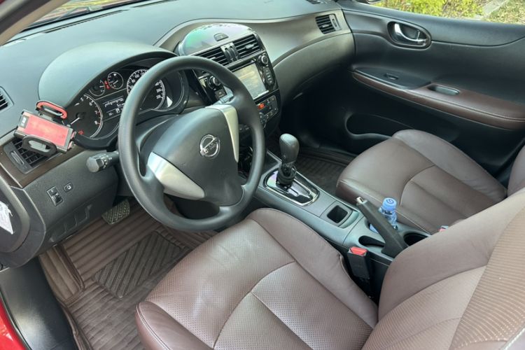 Used Nissan Tiida 2014 1.6L CVT Cool Cafe Edition Interior 9