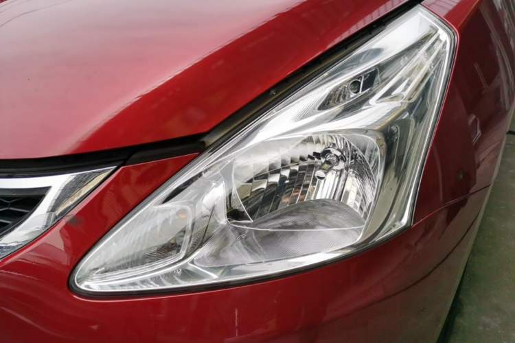 Used Nissan Tiida 2014 1.6L CVT Comfort Model Left Front Headlight