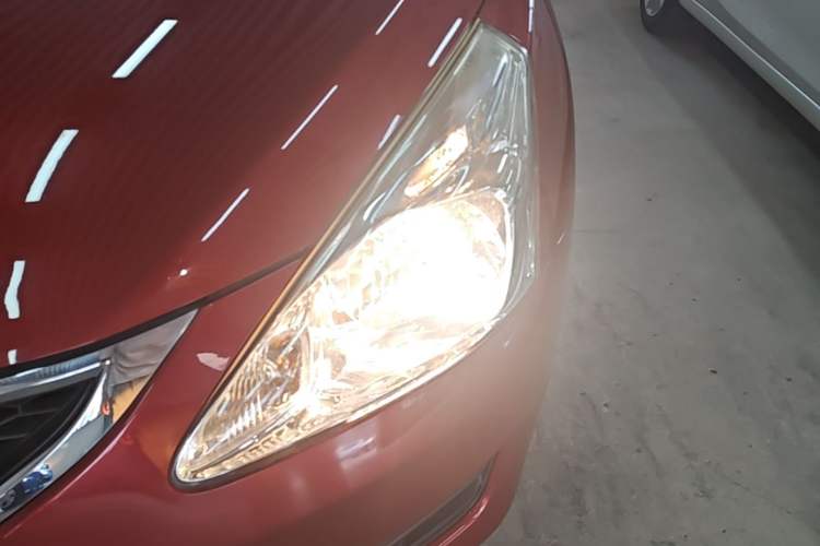 Used Nissan Tiida 2014 1.6L CVT Comfort Model Left Front Headlight