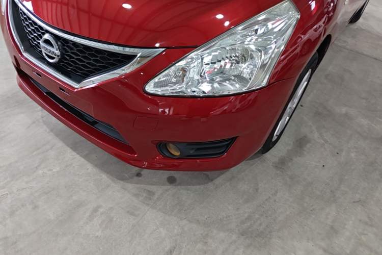 Used Nissan Tiida 2014 1.6L CVT Comfort Model Left Front Headlight