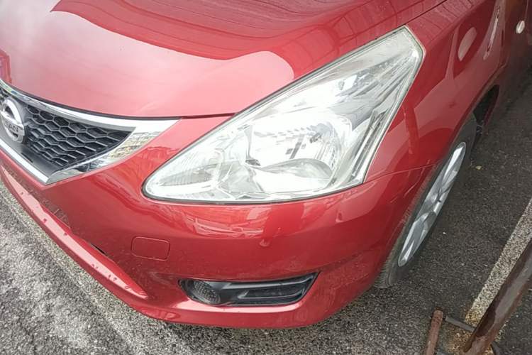 Used Nissan Tiida 2014 1.6L CVT Comfort Model Left Front Headlight