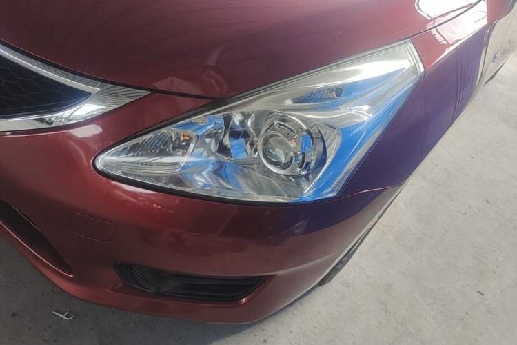 Used Nissan Tiida 2014 1.6L CVT Comfort Model Left Front Headlight
