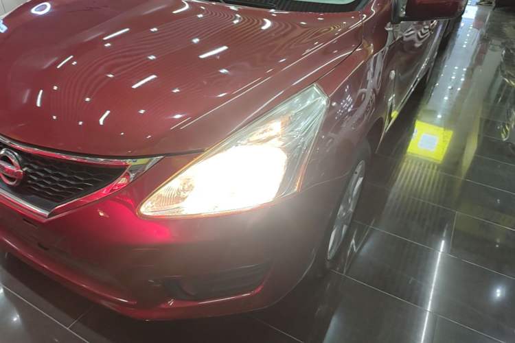 Used Nissan Tiida 2014 1.6L CVT Comfort Model Left Front Headlight