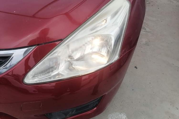 Used Nissan Tiida 2014 1.6L Manual Comfort Model Left Front Headlight