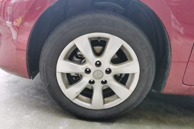 Used Nissan Tiida 2014 1.6L CVT Comfort Model Left Front Wheel Hub
