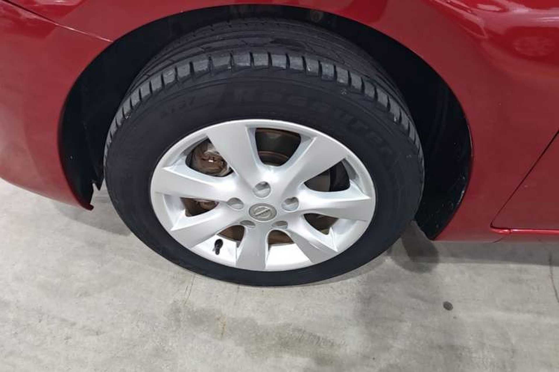 Used Nissan Tiida 2014 1.6L CVT Comfort Model Left Front Wheel Hub