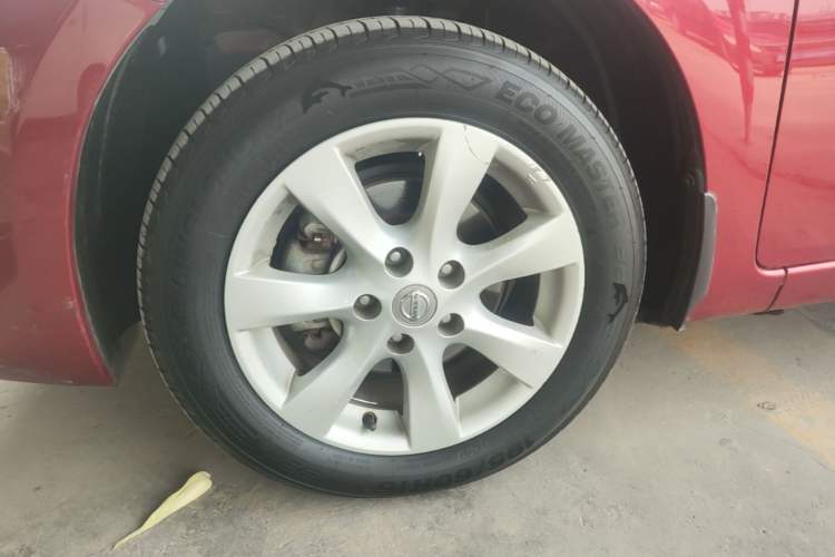 Used Nissan Tiida 2014 1.6L CVT Comfort Model Left Front Wheel Hub