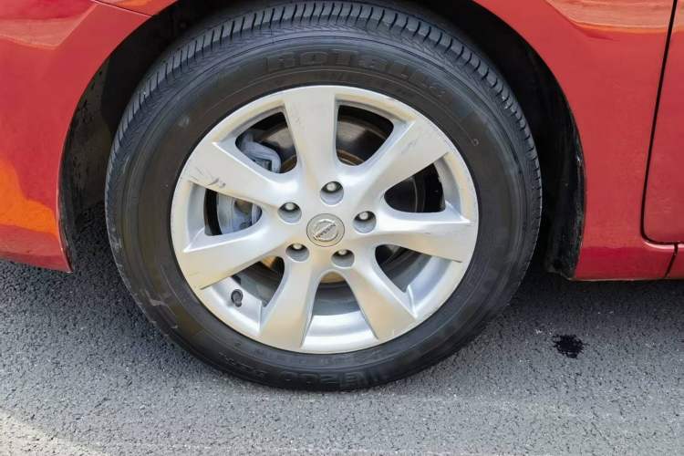 Used Nissan Tiida 2014 1.6L CVT Smart Model Left Front Wheel Hub