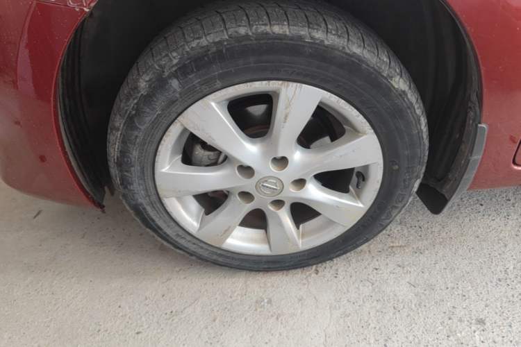 Used Nissan Tiida 2014 1.6L CVT Comfort Model Left Front Wheel Hub