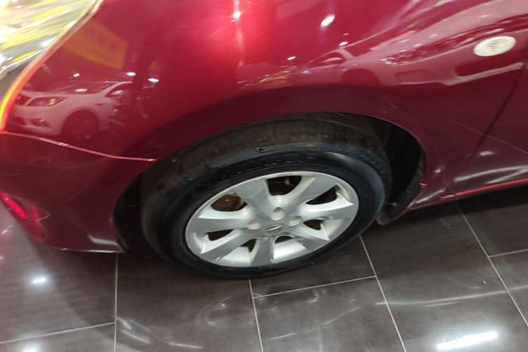 Used Nissan Tiida 2014 1.6L CVT Comfort Model Left Front Wheel Hub