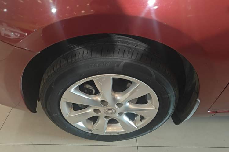 Used Nissan Tiida 2014 1.6L CVT Comfort Model Left Front Wheel Hub