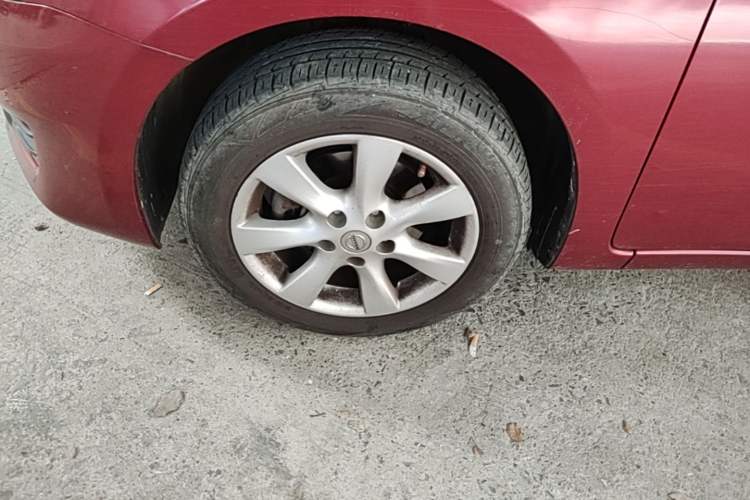Used Nissan Tiida 2014 1.6L CVT Comfort Model Left Front Wheel Hub