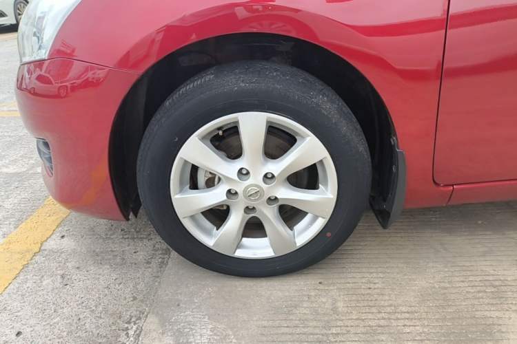 Used Nissan Tiida 2014 1.6L CVT Smart Model Left Front Wheel Hub