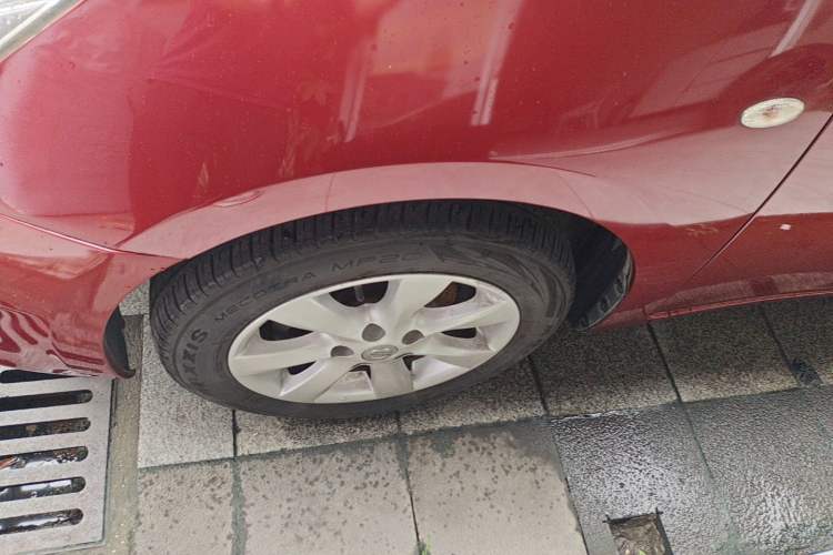 Used Nissan Tiida 2014 1.6L CVT Comfort Model Left Front Wheel Hub