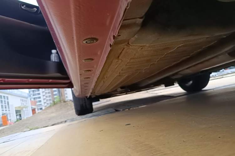 Used Nissan Tiida 2014 1.6L CVT Cool Cafe Edition Left Side Sill