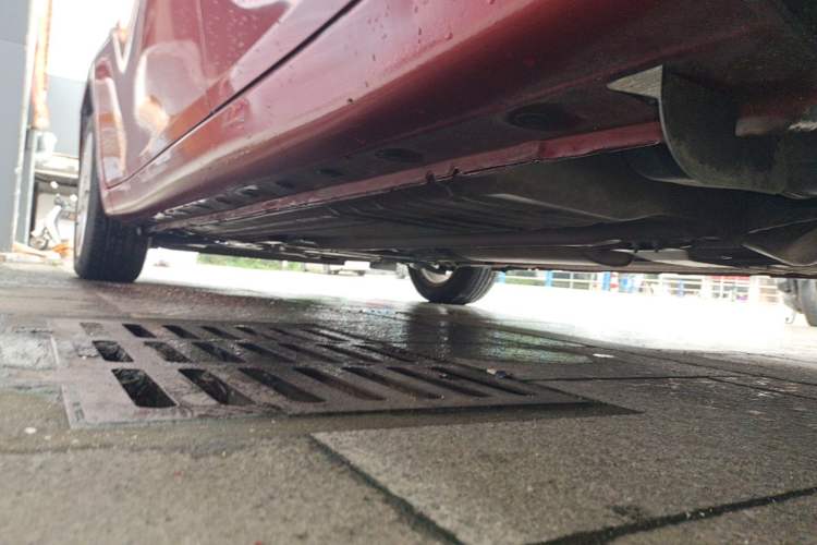 Used Nissan Tiida 2014 1.6L CVT Comfort Model Left Side Sill