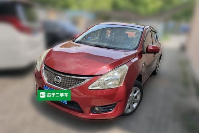 Ojetý Nissan Tiida 2014 1.6L CVT Smart Model