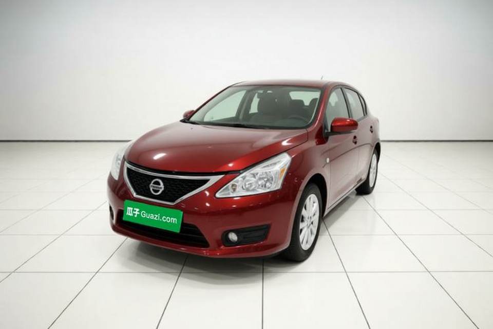 Nissan Tiida 2014