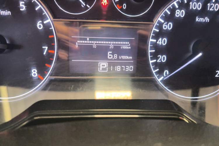Used Nissan Tiida 2014 1.6L CVT Comfort Model Odometer Close Up