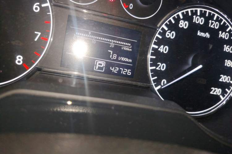 Used Nissan Tiida 2014 1.6L CVT Comfort Model Odometer Close Up