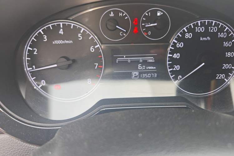 Used Nissan Tiida 2014 1.6L CVT Comfort Model Odometer Close Up