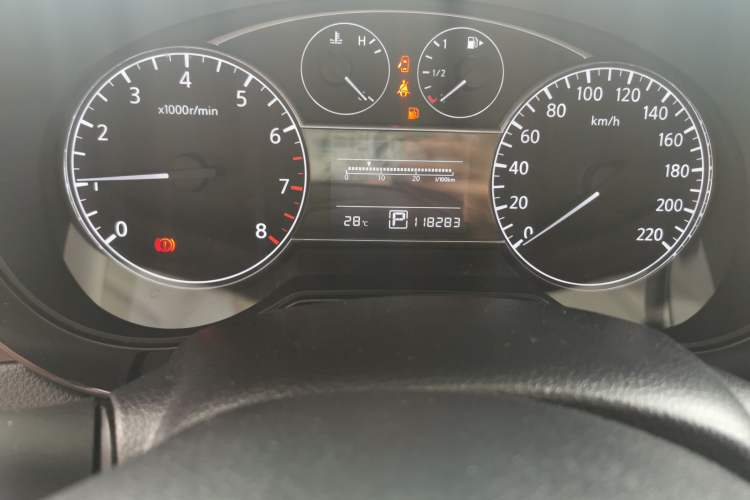 Used Nissan Tiida 2014 1.6L CVT Smart Model Odometer Close Up